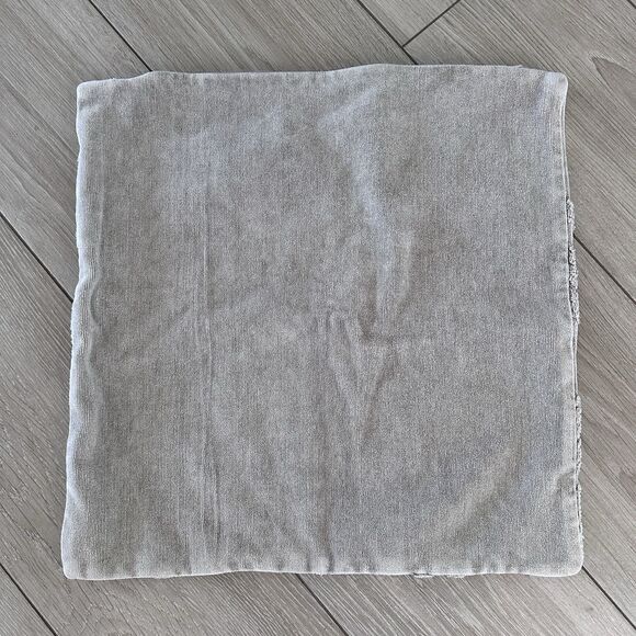 Pottery Barn Natalia Jacquard Pillow Cover Velvet Textured Alloy Gray 22 X 22 - Picture 3 of 5